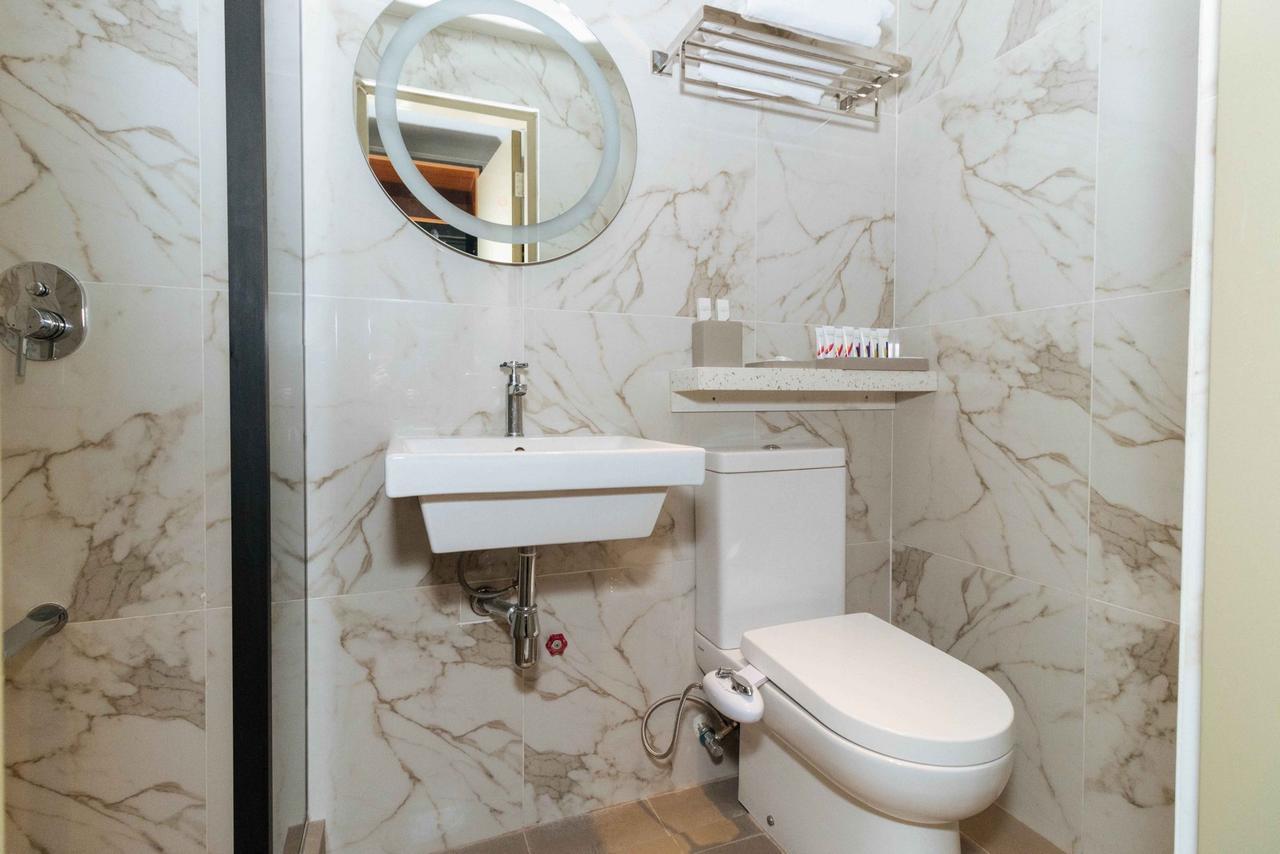 Hotel Reddoorz Premium Near Ust Hospital Manila Exterior foto
